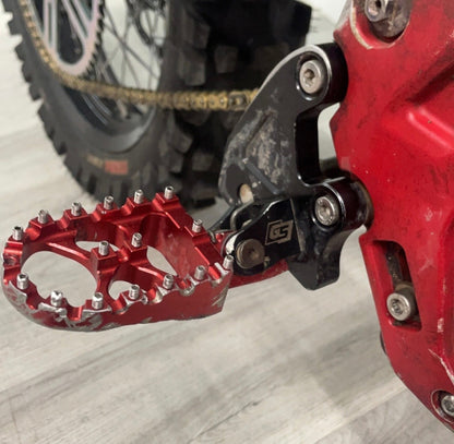 Heavy Hitter Billet CRF450 V2 Footpeg Brackets - REVRides