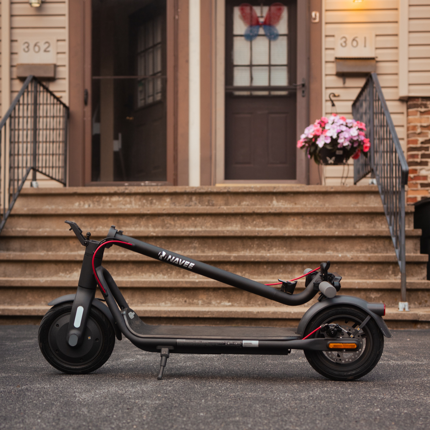 NAVEE V40 Electric Scooter - REVRides