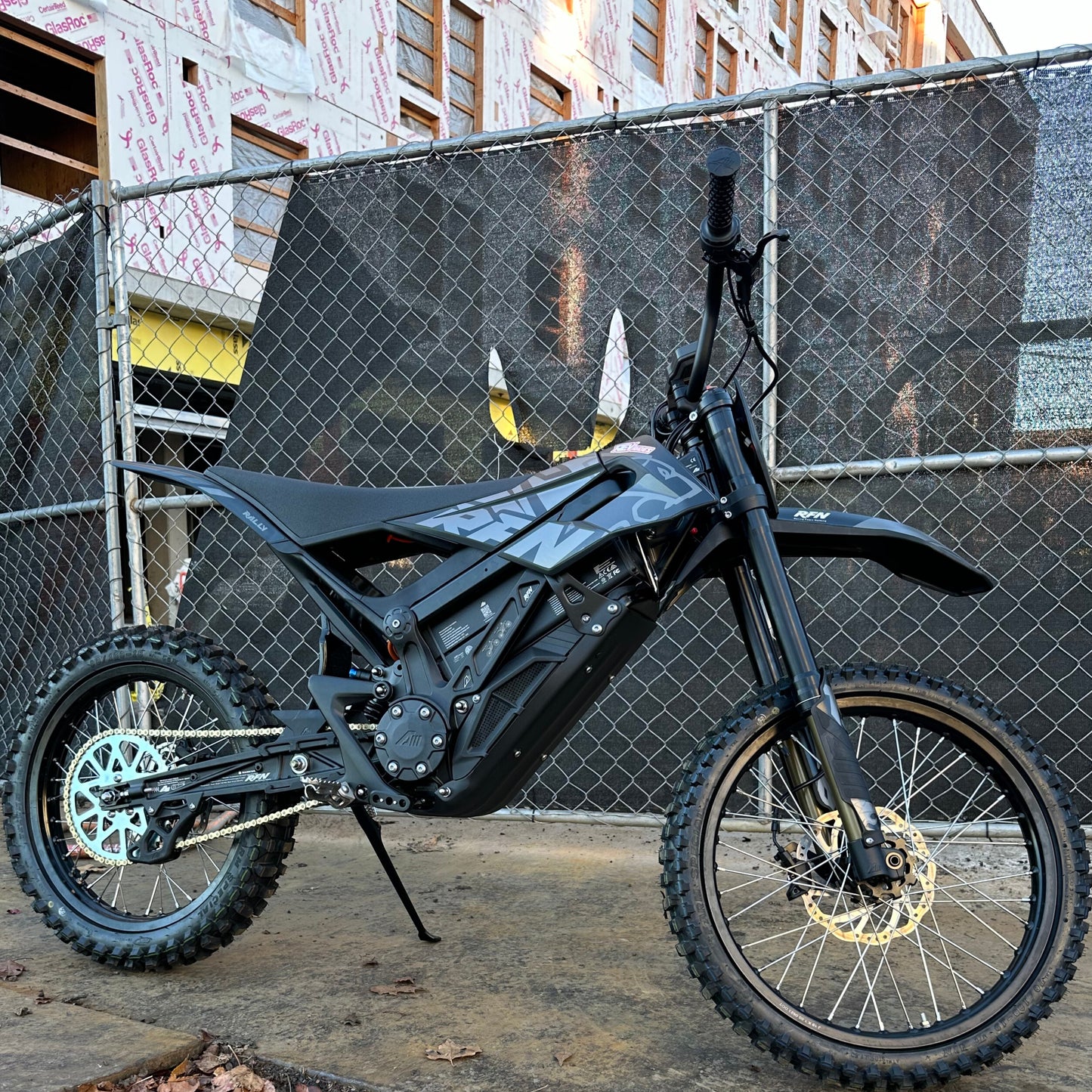 Apollo RFN Ares Rally Pro Electric Dirt Bike (Latest 2024 Model) - REVRides